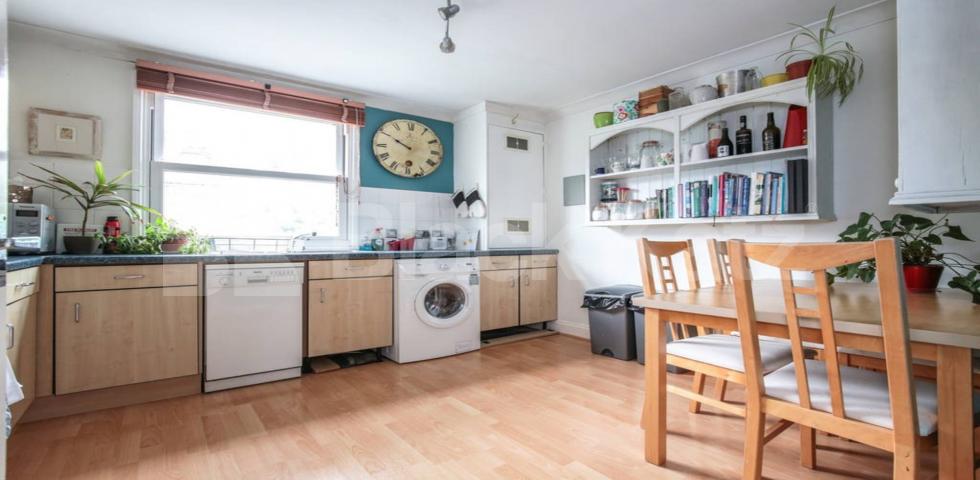 			NEW INSTRUCTION!, 2 Bedroom, 1 bath, 1 reception Apartment			 Ferme Park Road, CROUCH END